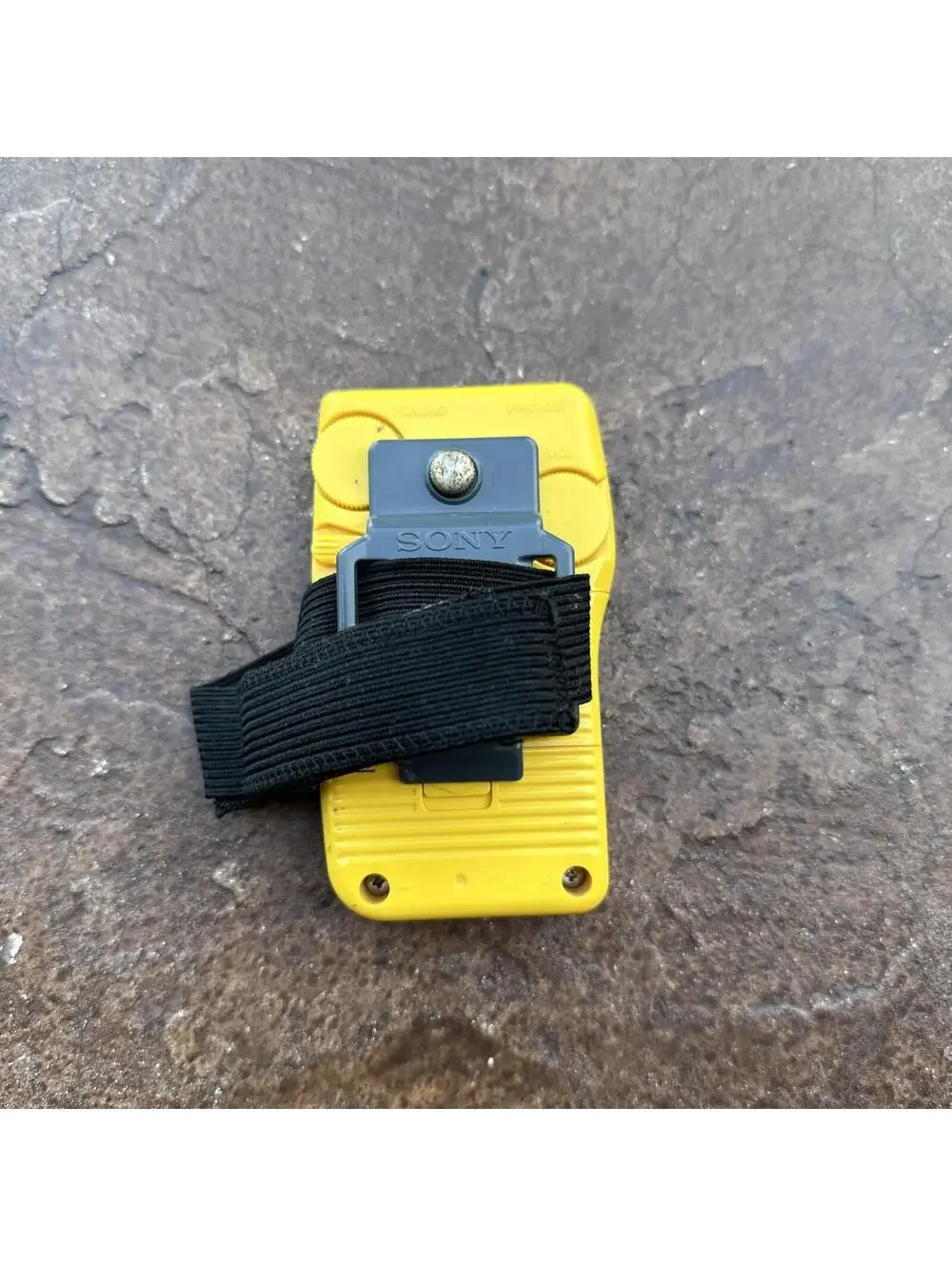 Sony Yellow Sports AM/FM Walkman Radio SRF-8 With Belt Clip Tested And Works